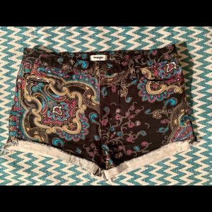 WRANGLER HIGH WAISTED SHORTS
